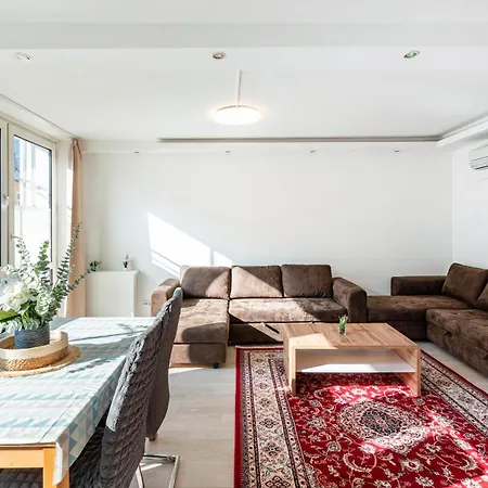 Aldars 5 شقة فندقية